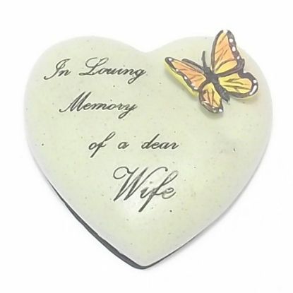 Picture of 7cm POLYRESIN HEART WITH ADHESIVE BACKING - IN LOVING MEMORY OF A DEAR WIFE