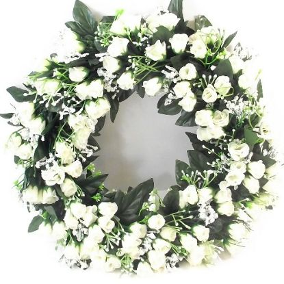 Picture of 42cm ROSEBUD AND GYP WREATH IVORY