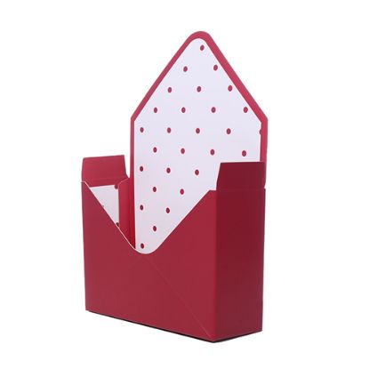 Picture of 23cm CARDBOARD ENVELOPE - RED/WHITE POLKA DOTS X 10pcs